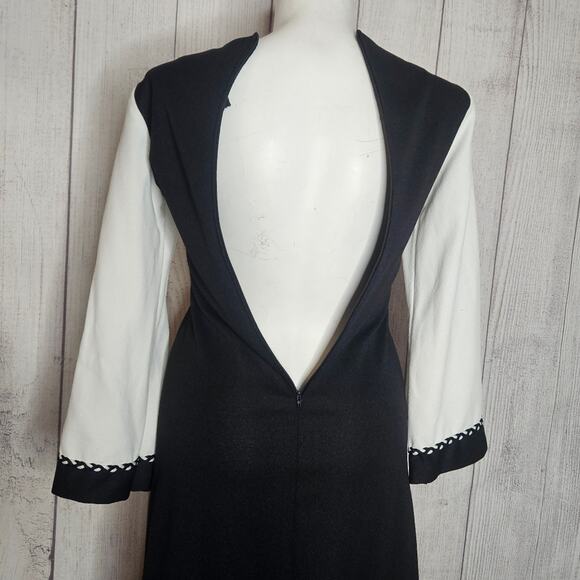 VTG Monochromatic Black & White Flare Sleeve Volup Maxi Dress - Picture 6 of 6